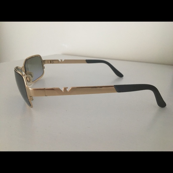 Giorgio Armani Women’s sunglasses - Picture 2 of 2